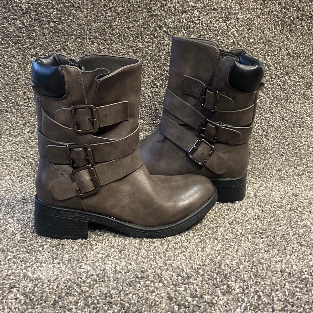 Cute girls boots